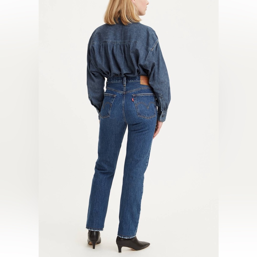 Levi’s 501 classic button fly in Troy Horse, 24x32. Discontinued color! NWT